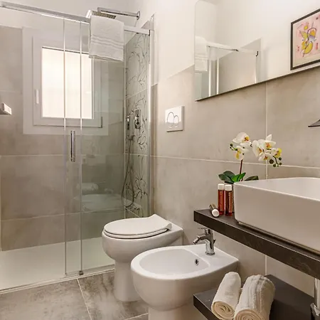 Gigi House Piazza Mazzini 300m Dal Mare アパート