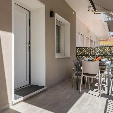 Gigi House Piazza Mazzini 300m Dal Mare アパート *