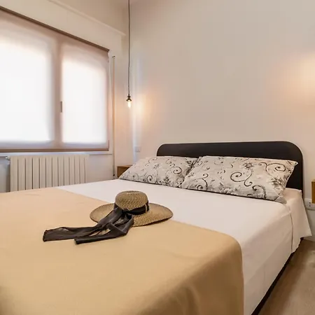 Gigi House Piazza Mazzini 300m Dal Mare リド・ディ・イエゾロ